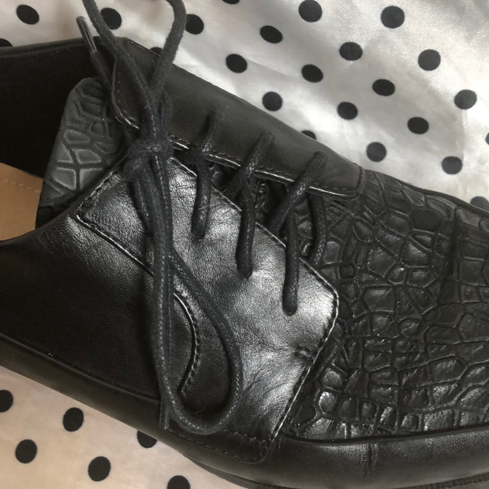 Tahari Snake Leather Oxfords - Picture 3 of 8